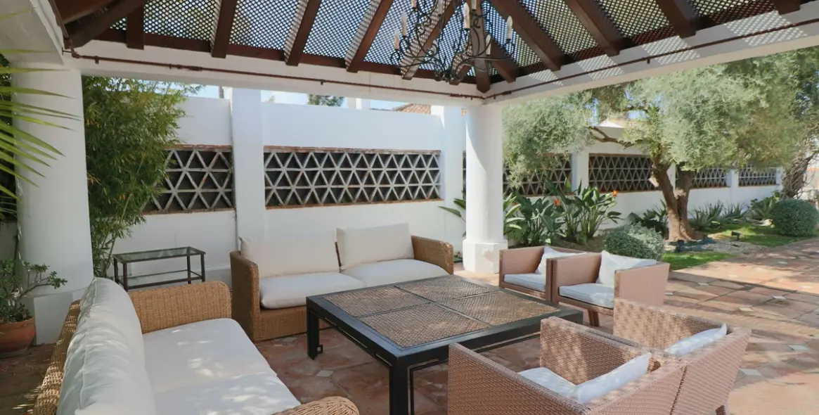 Venta de villa independiente en Guadalmina Alta 5