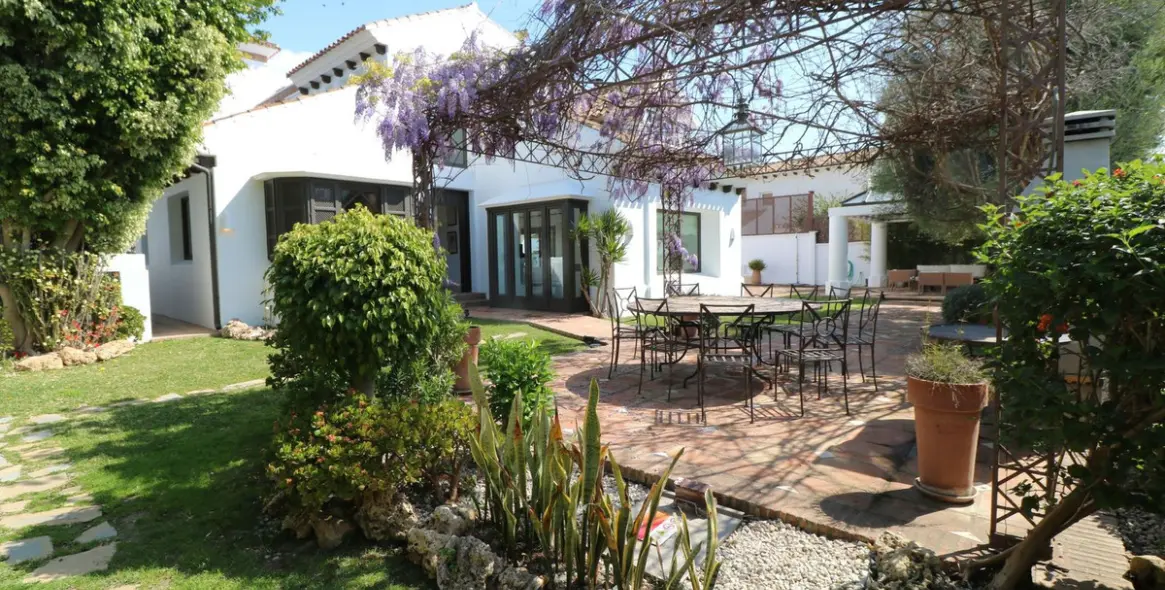 Venta de villa independiente en Guadalmina Alta 6