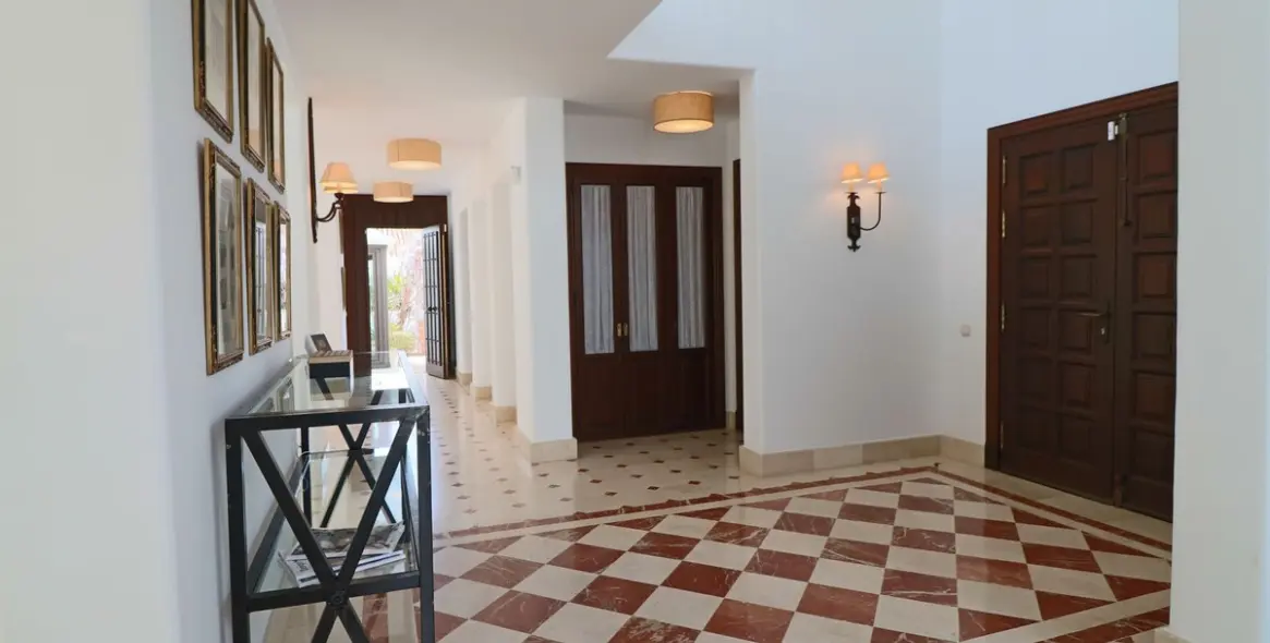 Venta de villa independiente en Guadalmina Alta 7