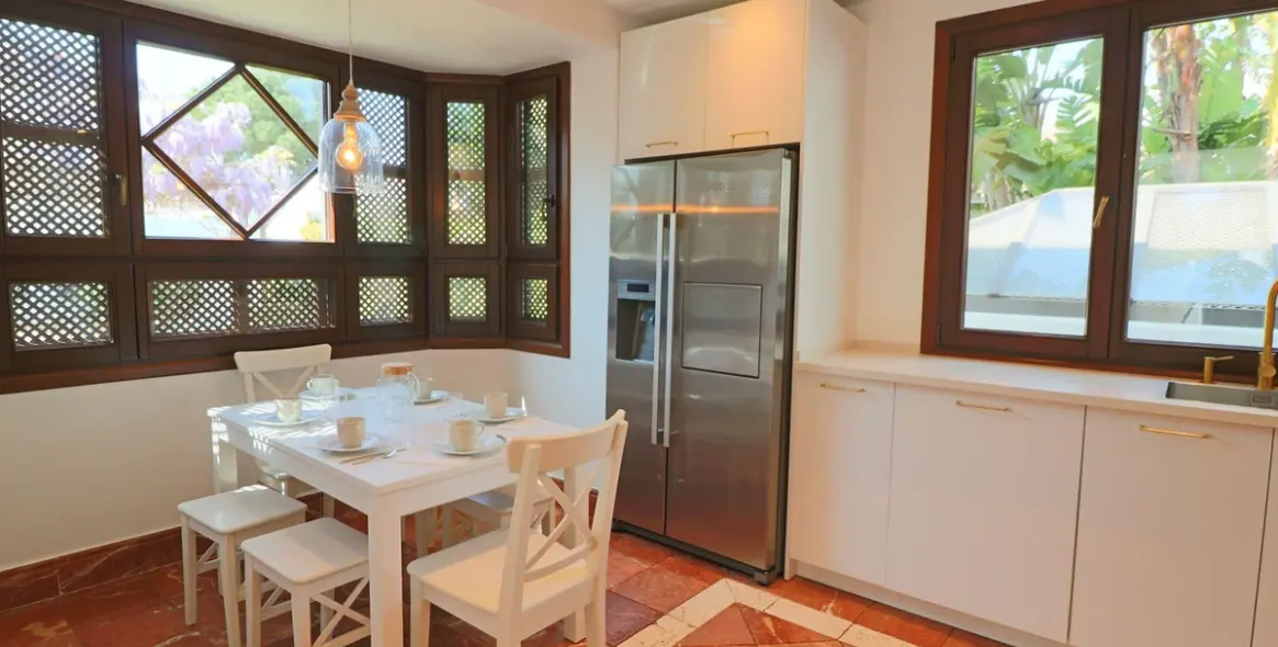 Venta de villa independiente en Guadalmina Alta 10