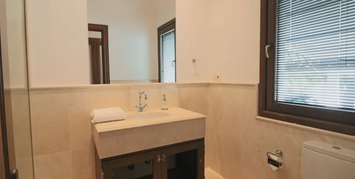 Venta de villa independiente en Guadalmina Alta 26