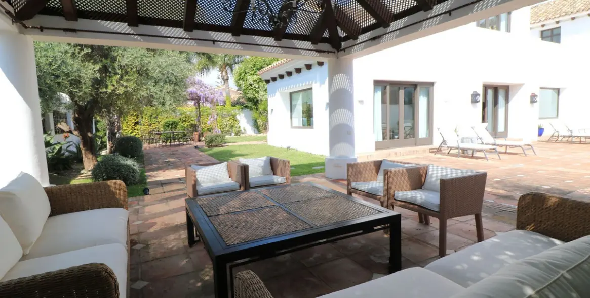 Venta de villa independiente en Guadalmina Alta 31