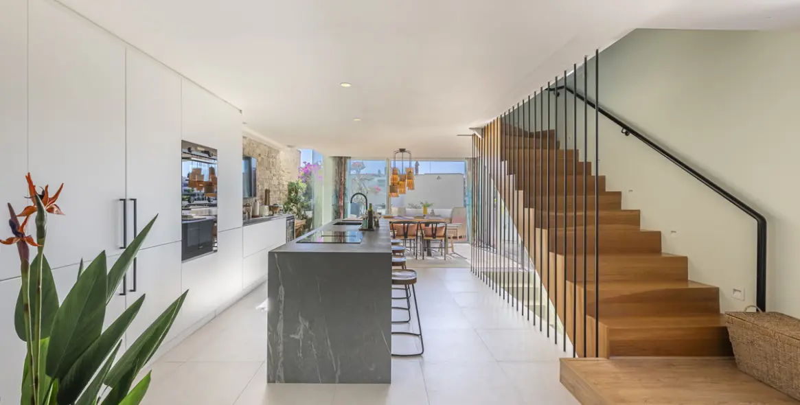 Sale of townhouse in The Golden Mile 6