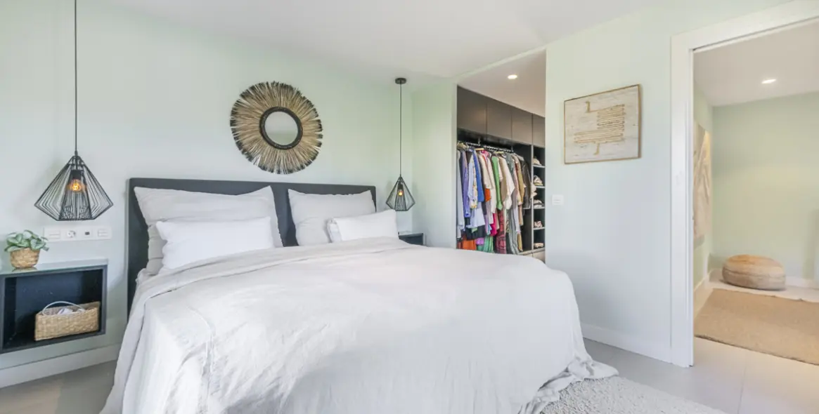 Sale of townhouse in The Golden Mile 15