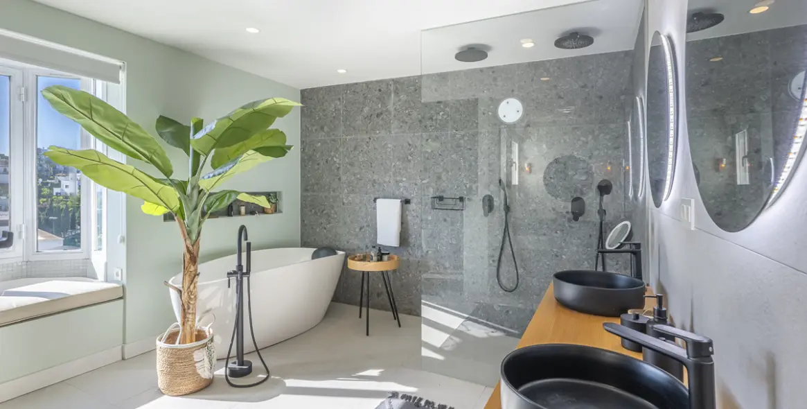 Sale of townhouse in The Golden Mile 19