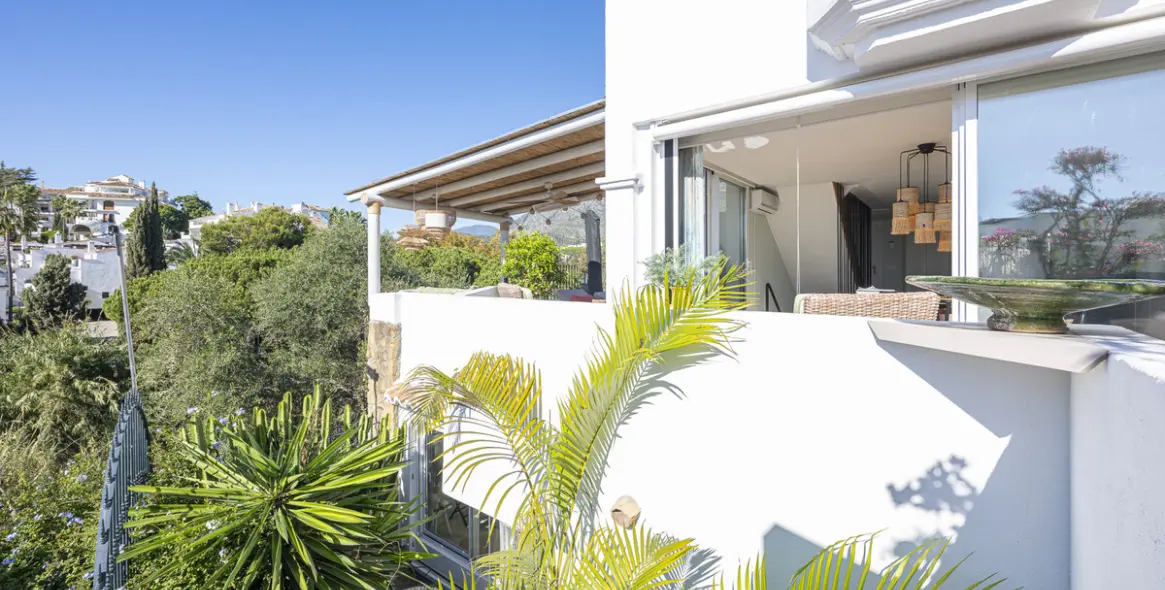 Sale of townhouse in The Golden Mile 57