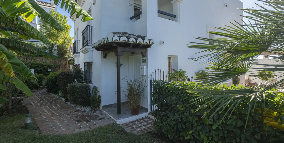 Sale of townhouse in The Golden Mile 62