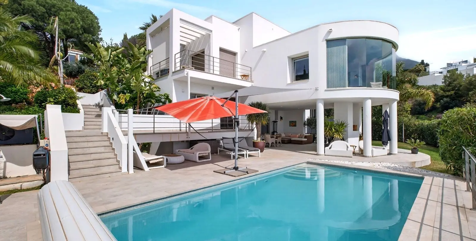 Sale of detached villa in Valtocado 1