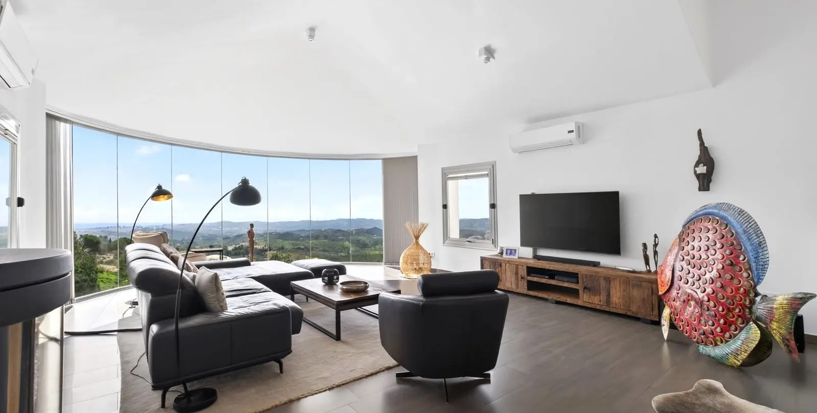 Sale of detached villa in Valtocado 2