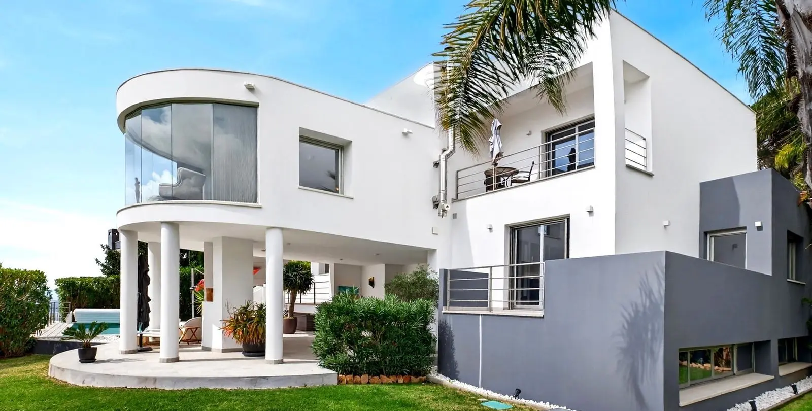 Sale of detached villa in Valtocado 5