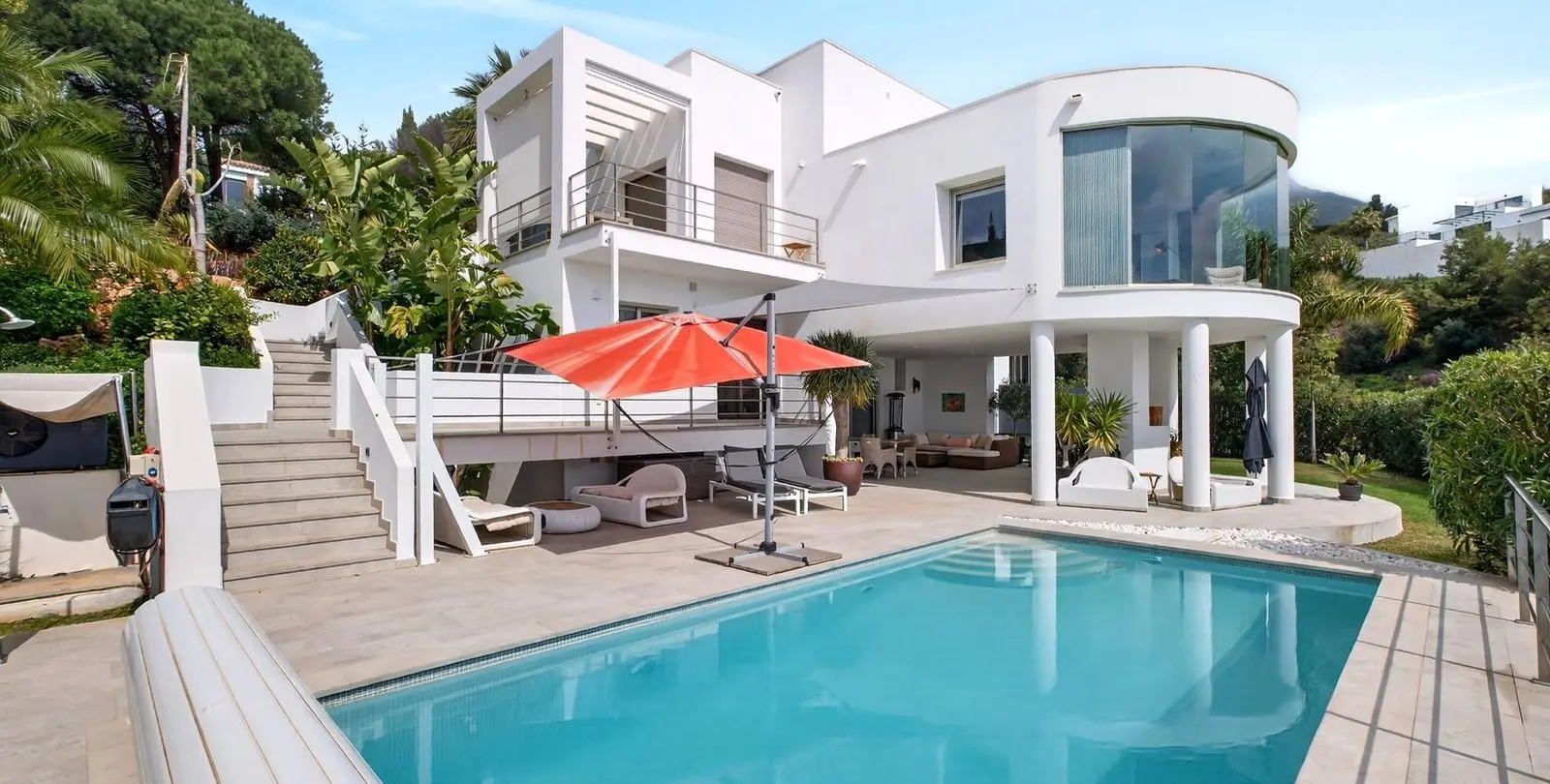 Sale of detached villa in Valtocado 10