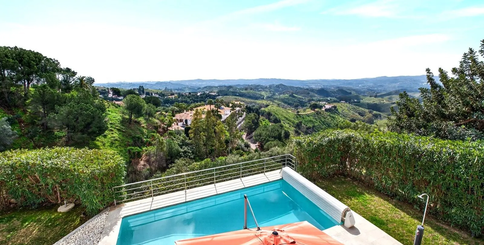 Sale of detached villa in Valtocado 11