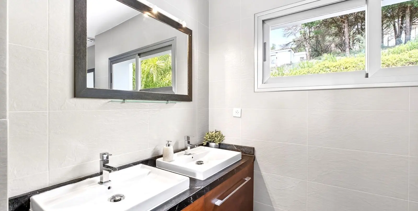 Sale of detached villa in Valtocado 27