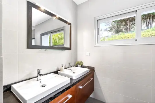Image 27 thumb