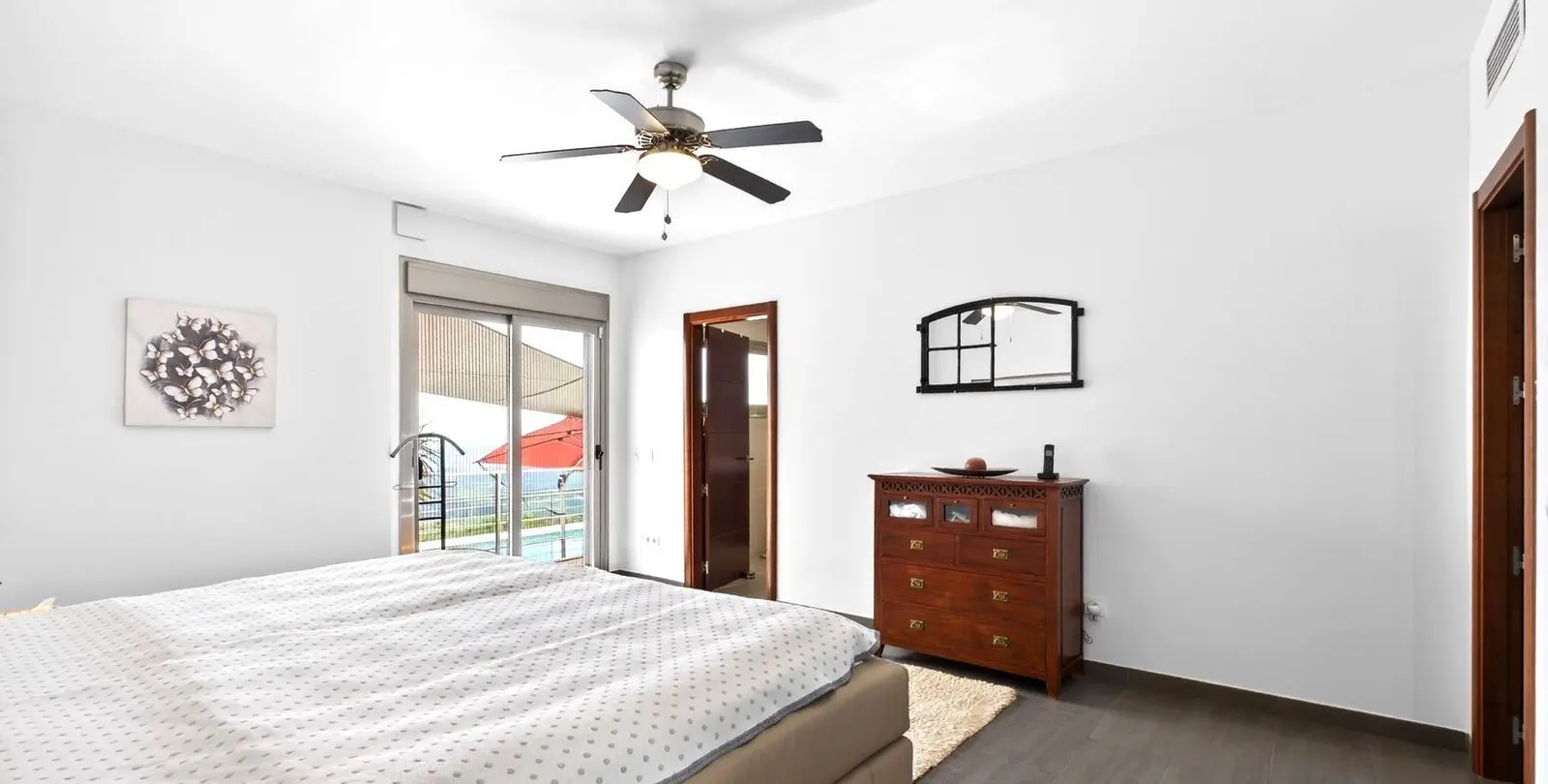 Sale of detached villa in Valtocado 35