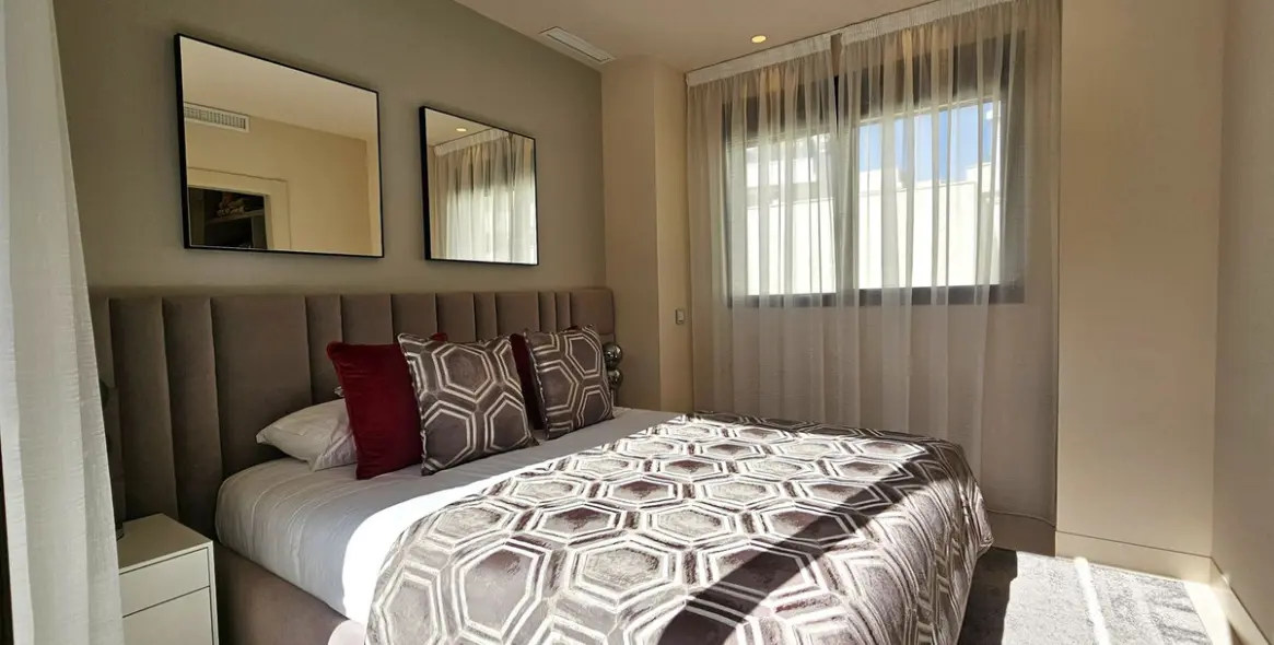 Venta de adosado en New Golden Mile 23