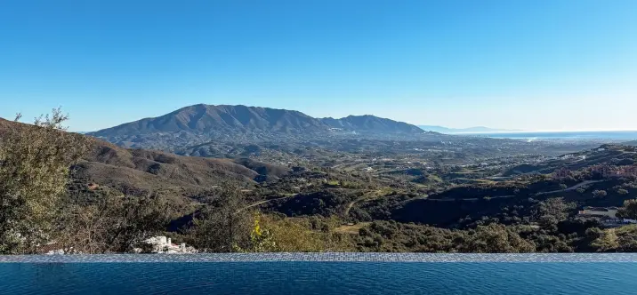 Venta de villa independiente en Marbella 1