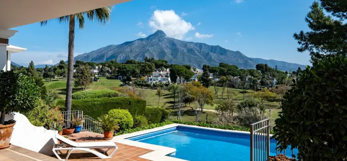 Venta de villa independiente en Aloha 0