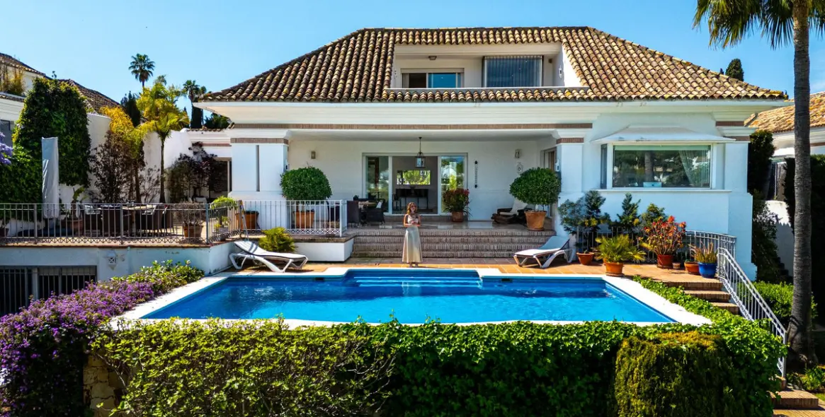 Venta de villa independiente en Aloha 2