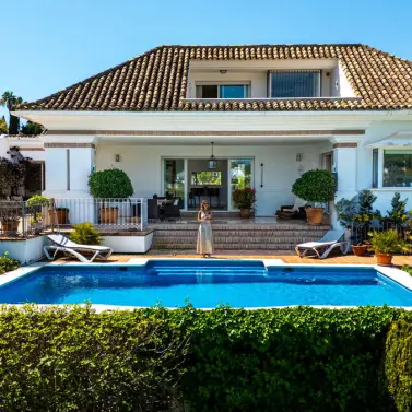 Venta de villa independiente en Aloha