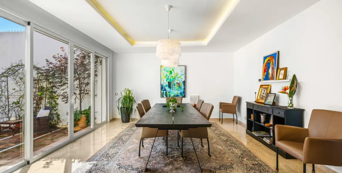 Venta de villa independiente en Aloha 5