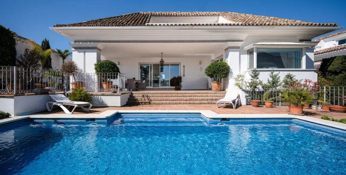 Venta de villa independiente en Aloha 7