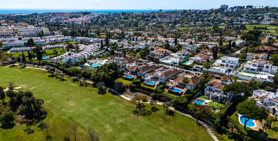 Venta de villa independiente en Aloha 8