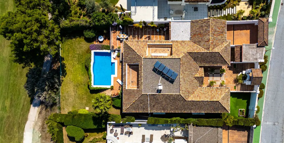 Venta de villa independiente en Aloha 12