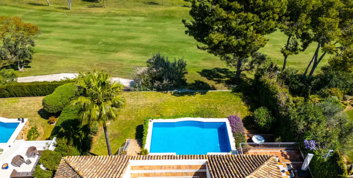 Venta de villa independiente en Aloha 13