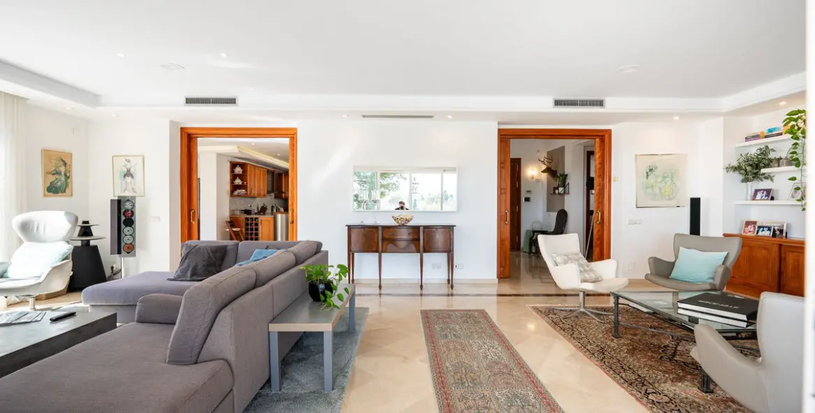 Venta de villa independiente en Aloha 22