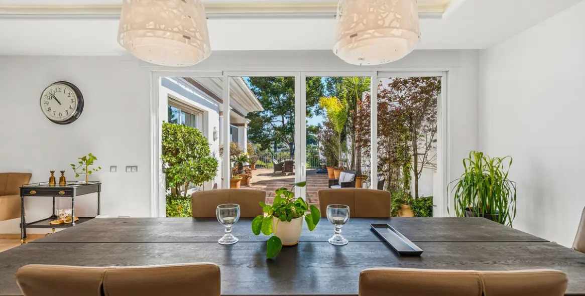 Venta de villa independiente en Aloha 24