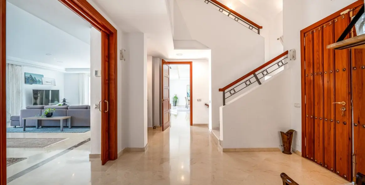 Venta de villa independiente en Aloha 30