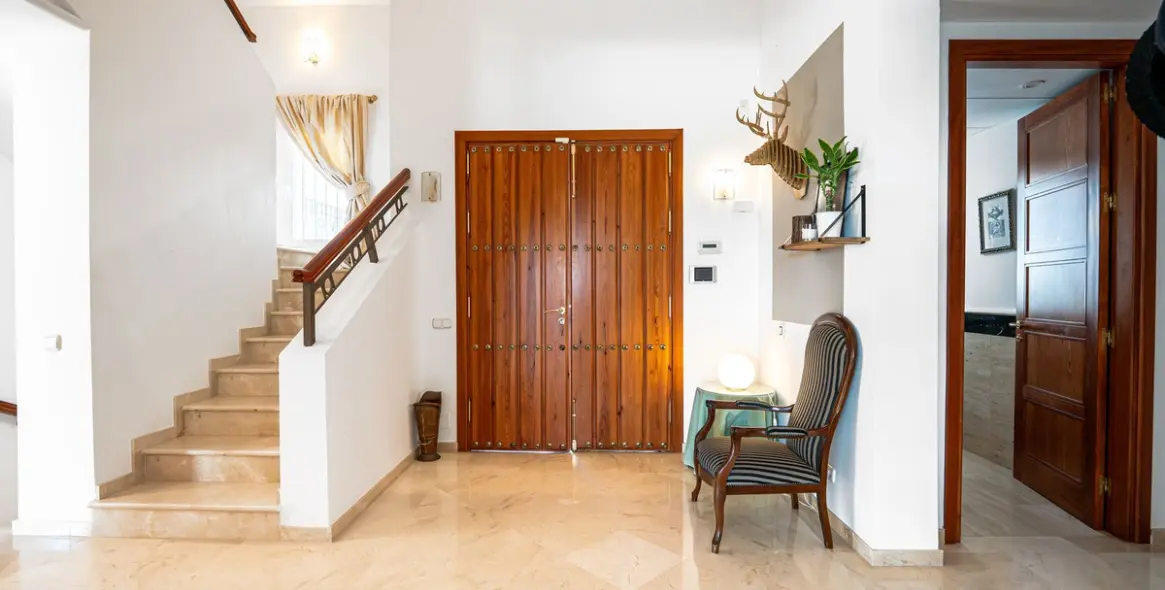 Venta de villa independiente en Aloha 31