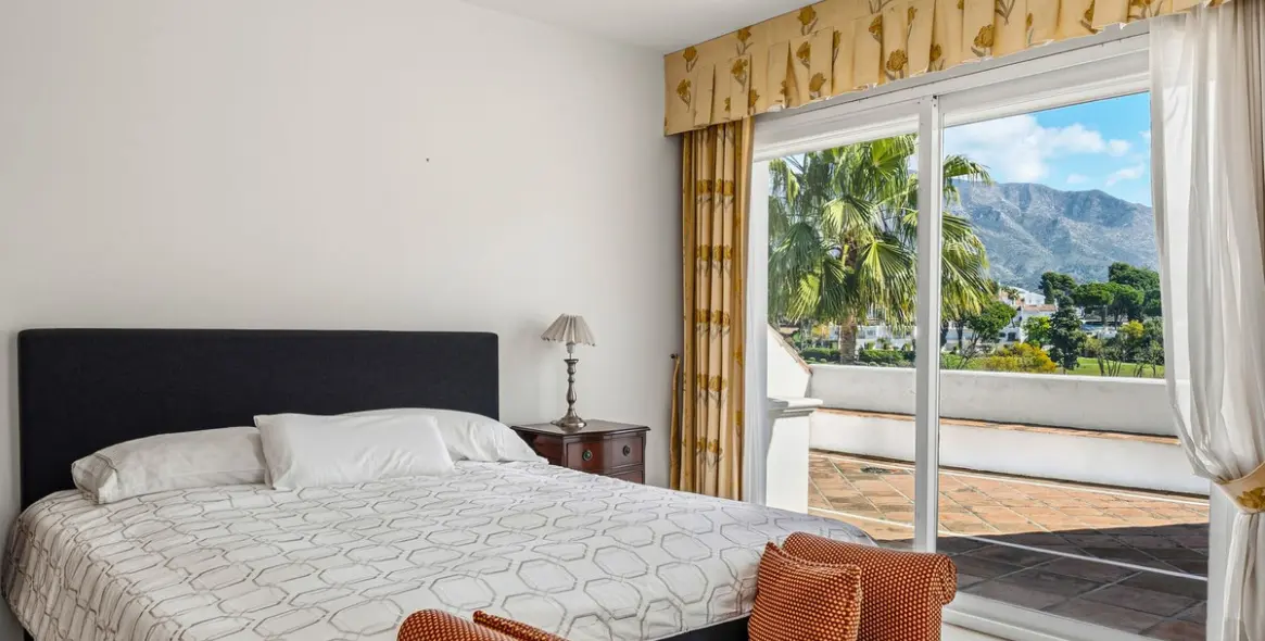 Venta de villa independiente en Aloha 32