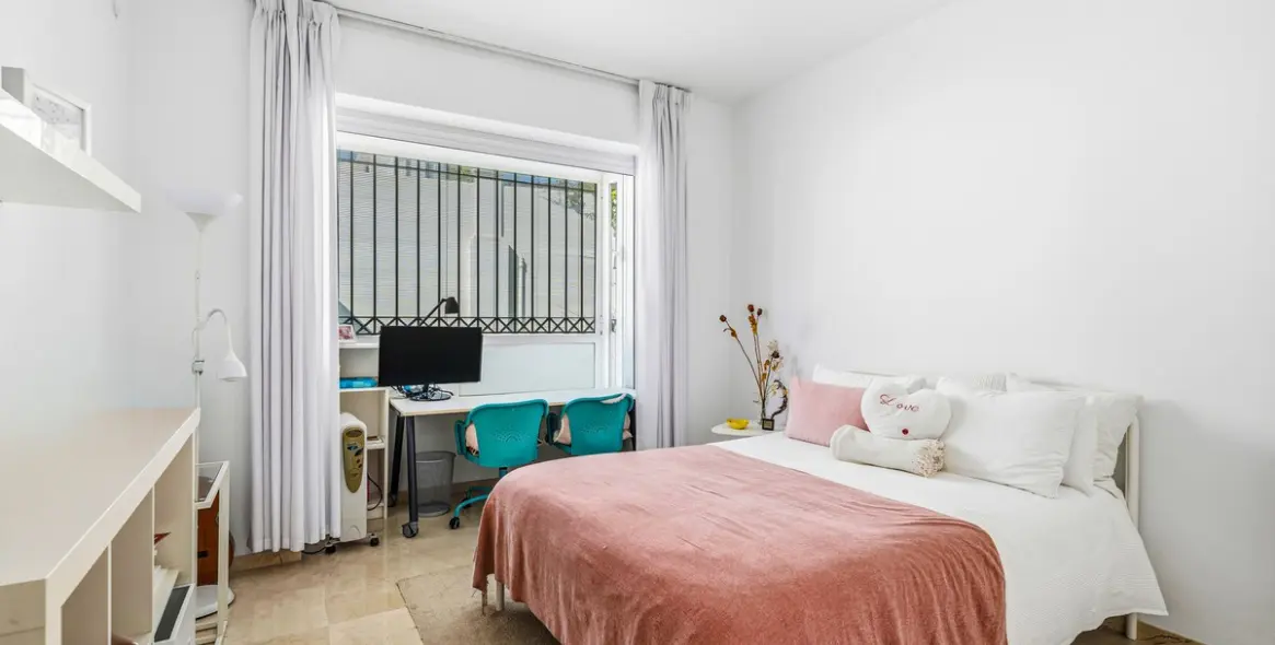 Venta de villa independiente en Aloha 36