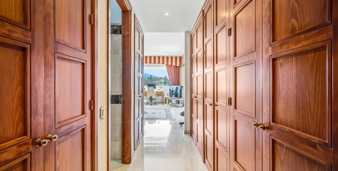 Venta de villa independiente en Aloha 37