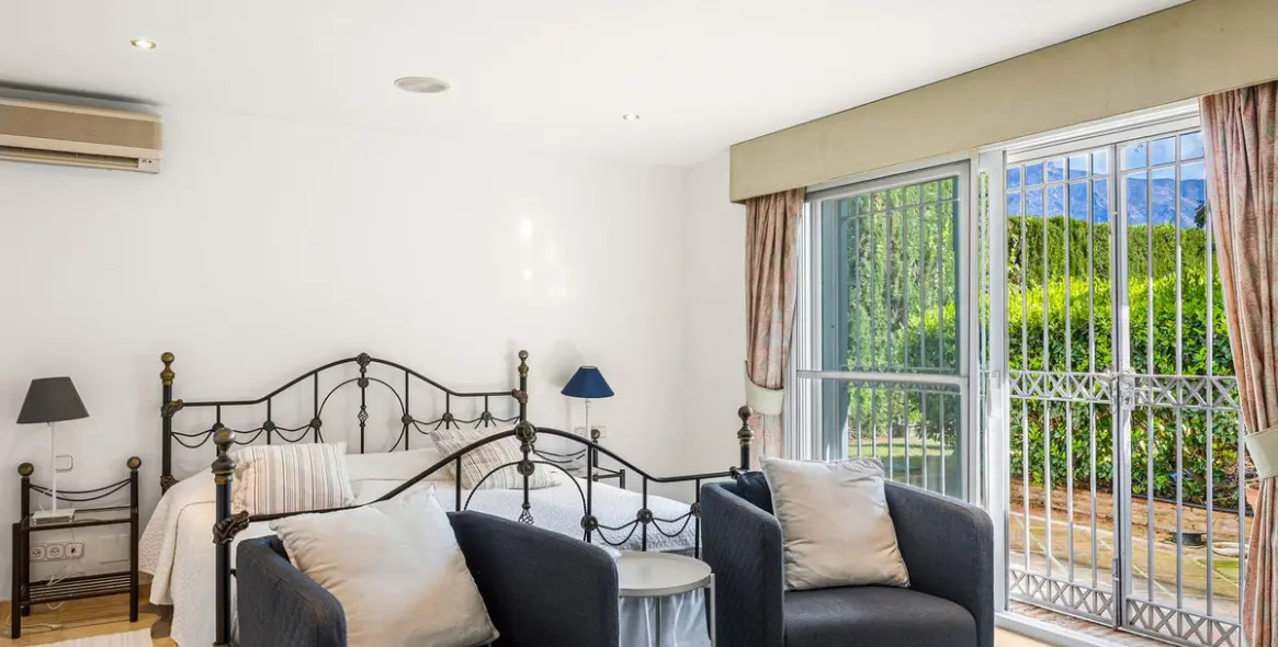 Venta de villa independiente en Aloha 50