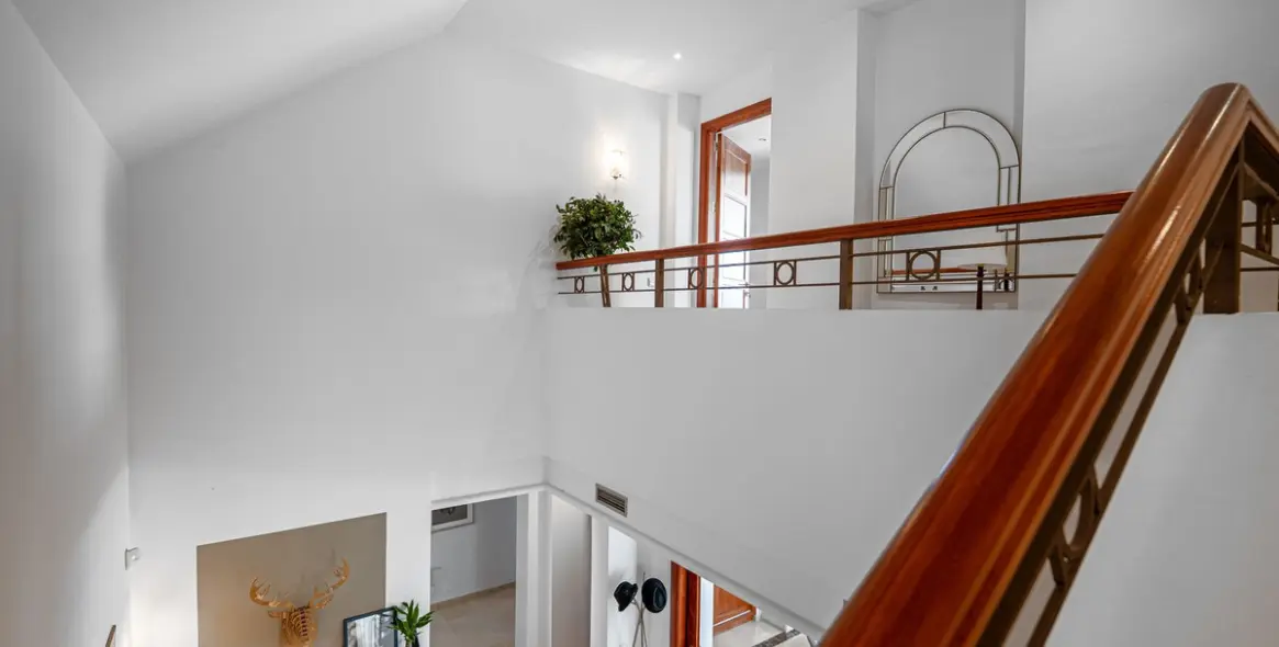 Venta de villa independiente en Aloha 61