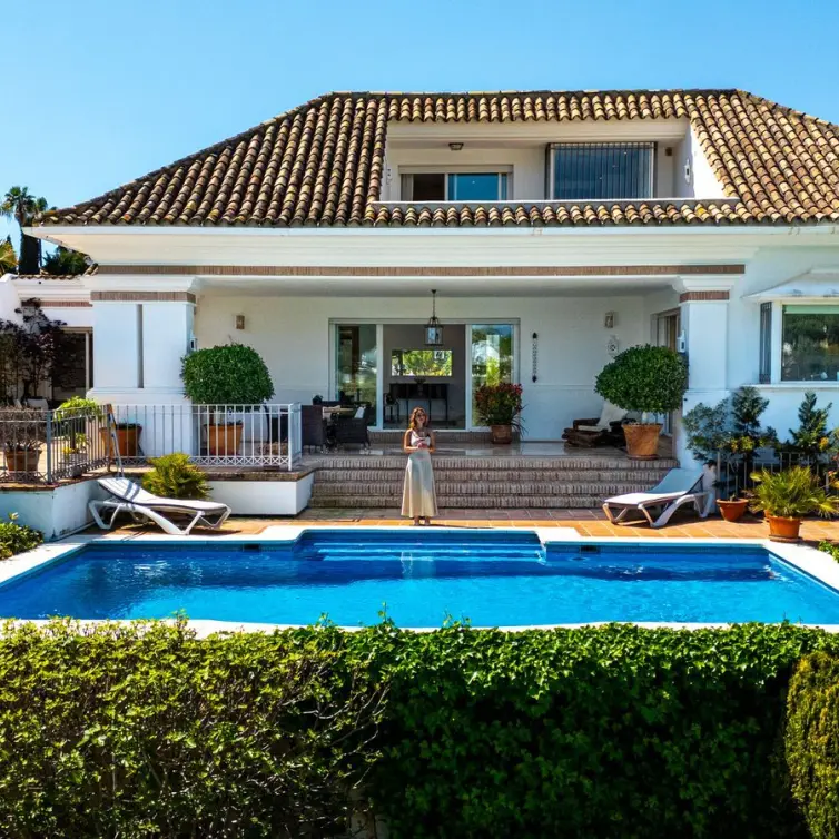 Sale of detached villa in Aloha
