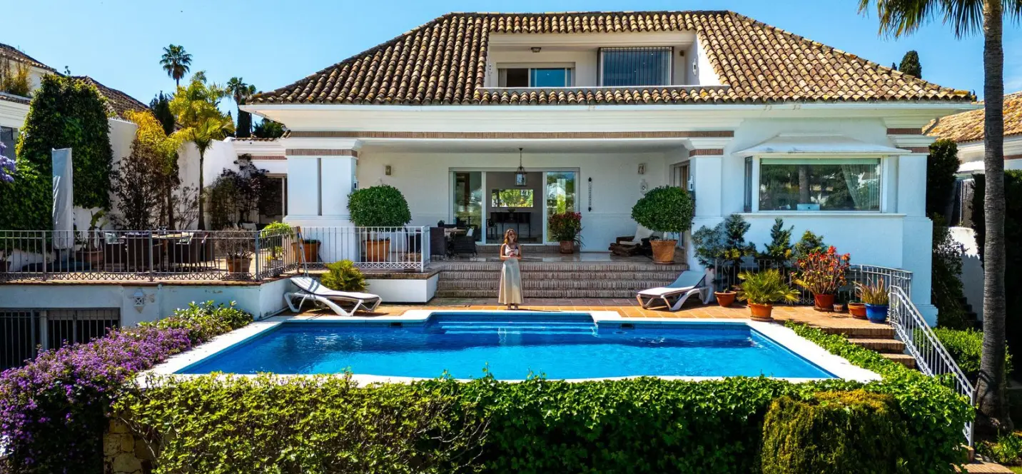 Sale of detached villa in Aloha 1