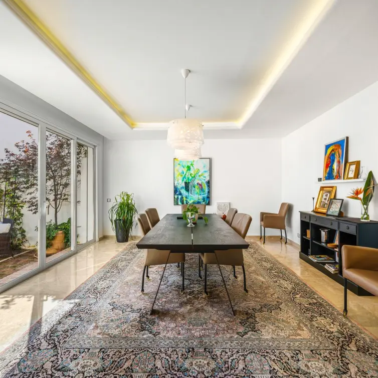 Sale of detached villa in Aloha