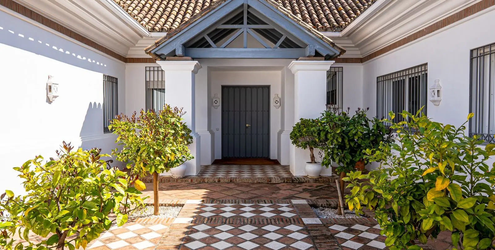 Venta de villa independiente en Aloha 6