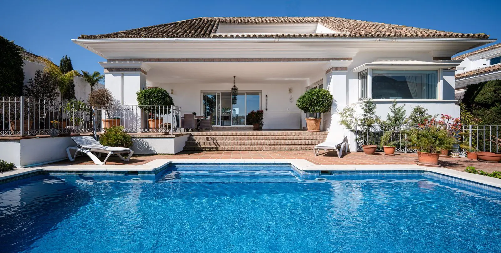Venta de villa independiente en Aloha 7