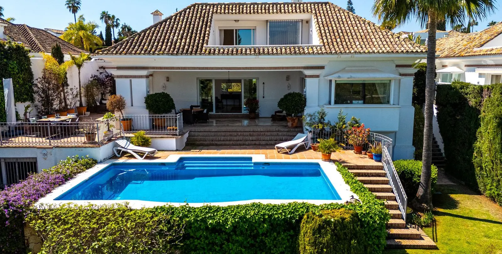 Venta de villa independiente en Aloha 11