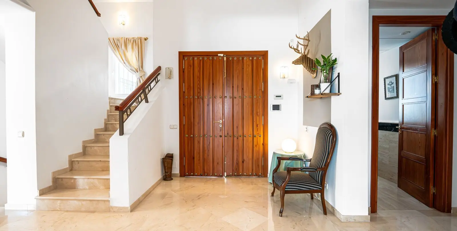 Venta de villa independiente en Aloha 31