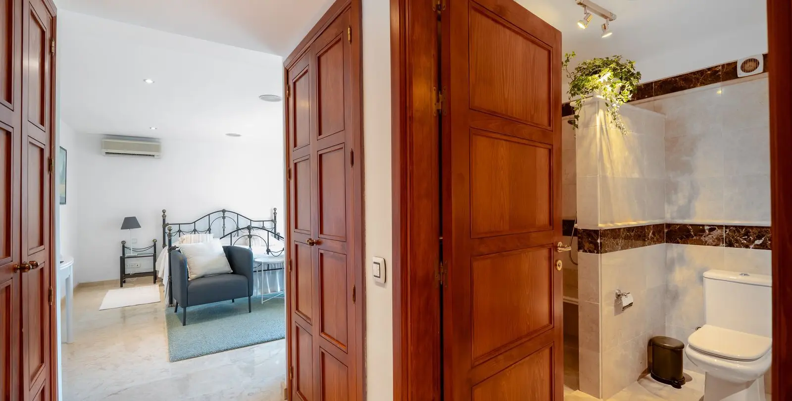 Venta de villa independiente en Aloha 46