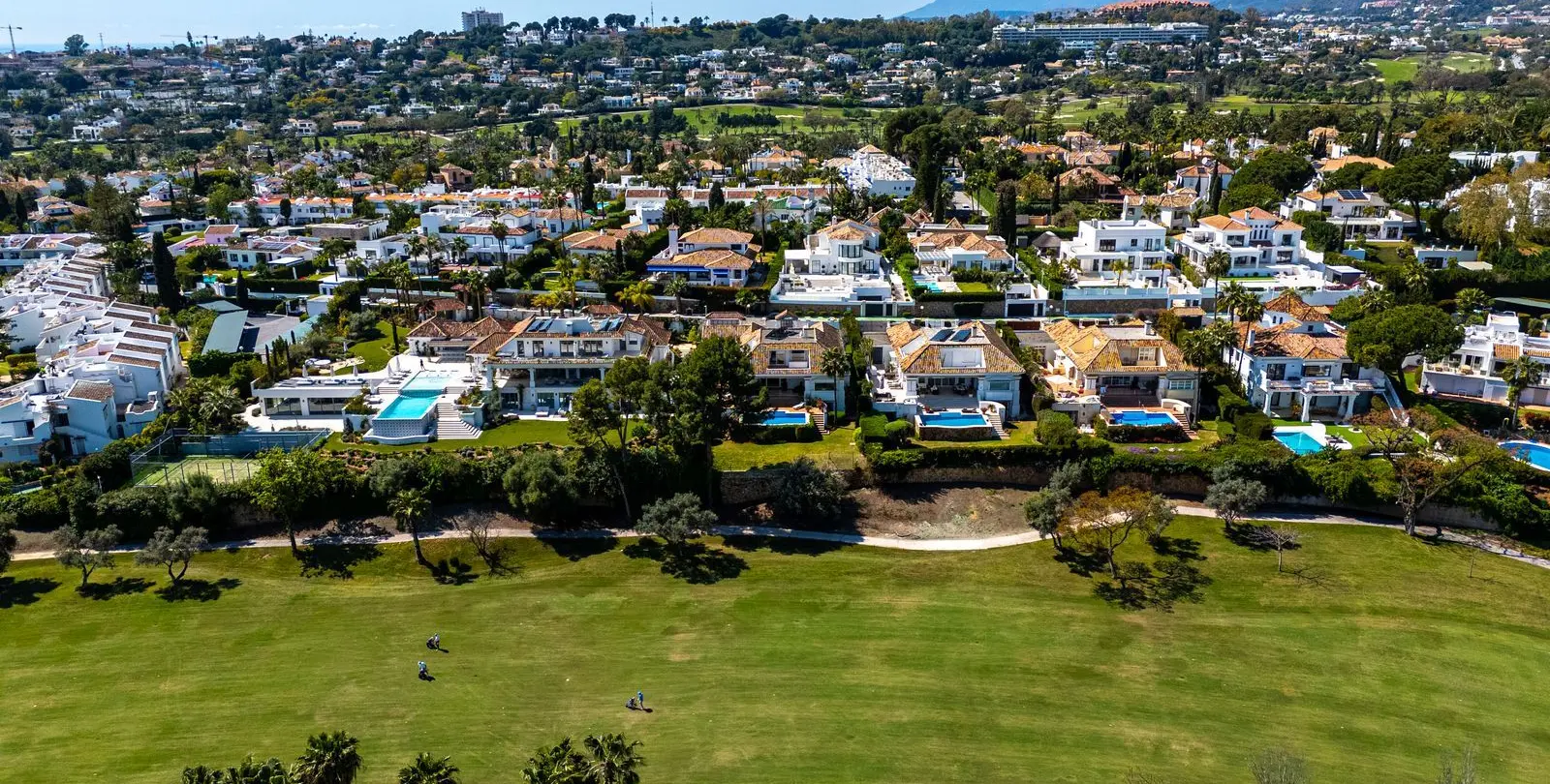 Venta de villa independiente en Aloha 80