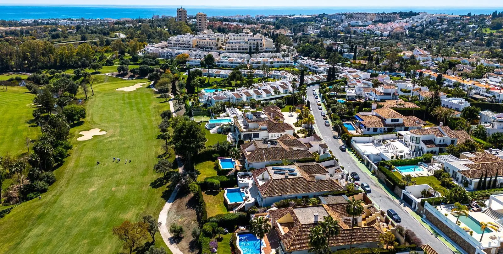 Venta de villa independiente en Aloha 82