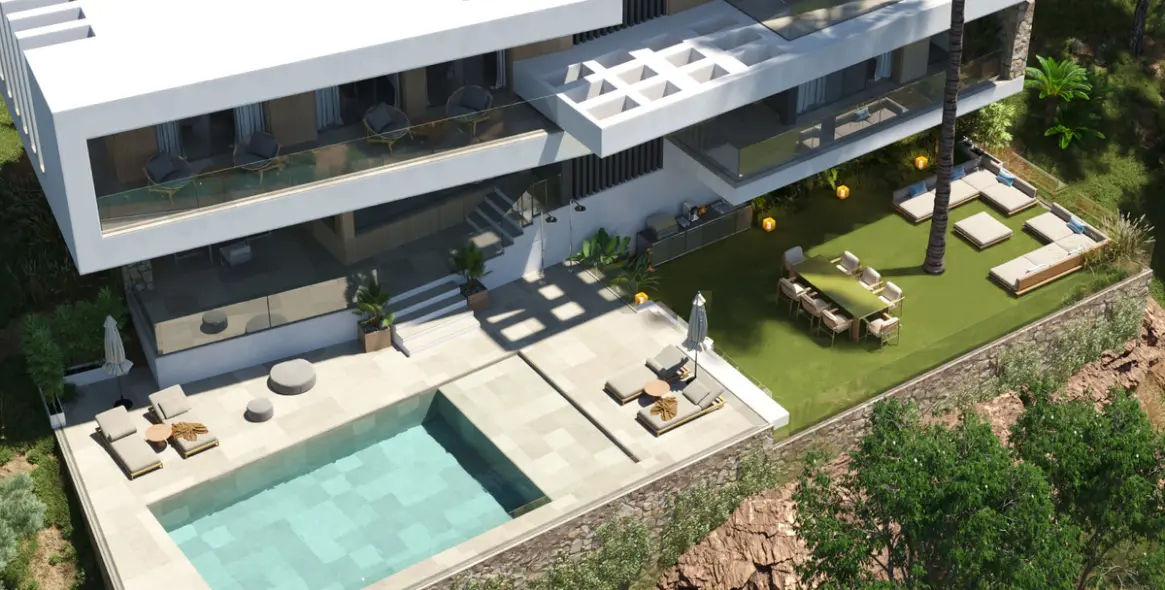 Sale of detached villa in La Quinta 2