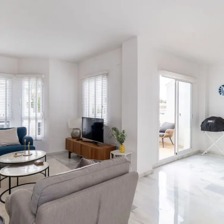 Short-term rent of middle floor apartment in Nueva Andalucía